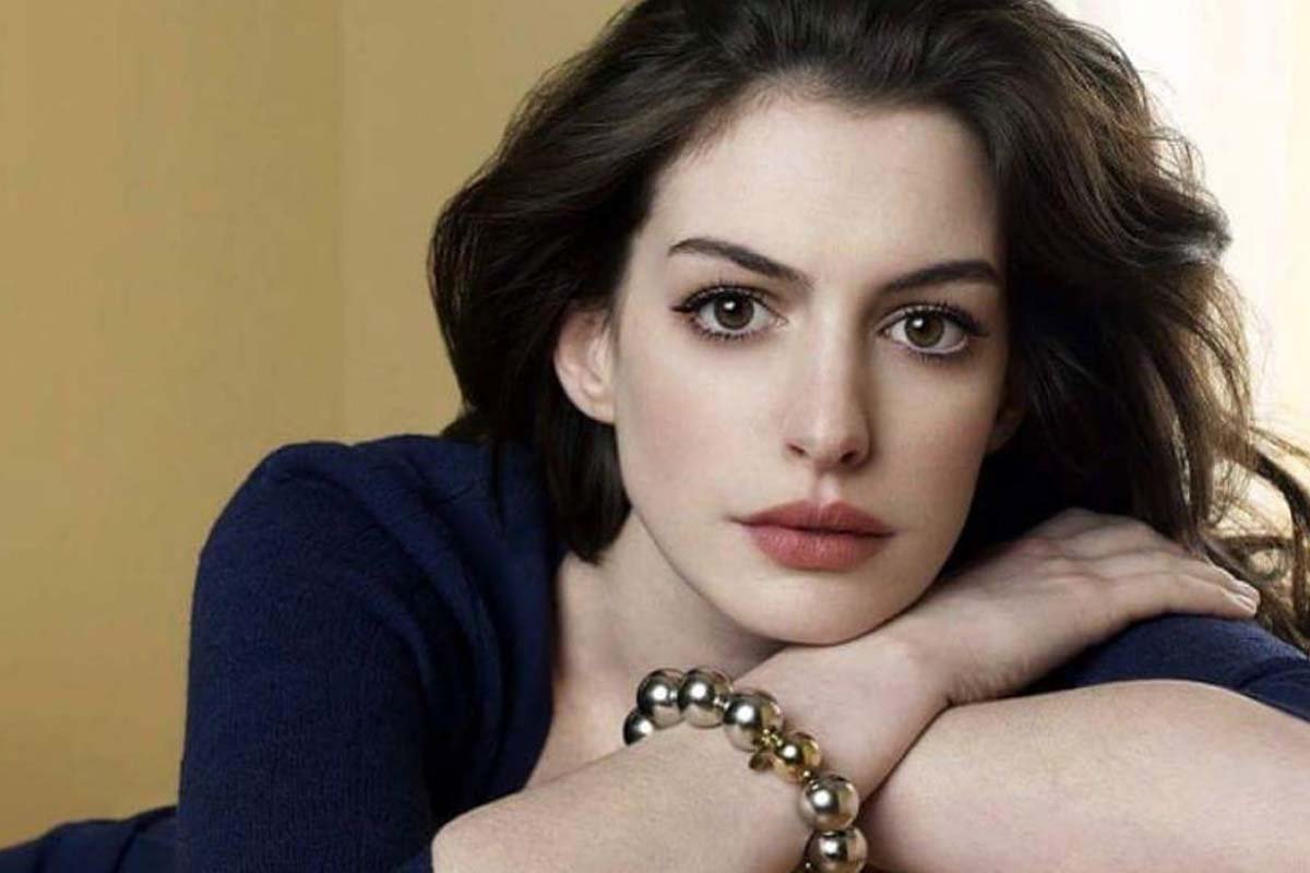 Anne Hathaway, il chiaro messaggio ai suoi hater: 'Non ho più paura di voi'