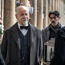 La stranezza: Toni Servillo in una scena del film