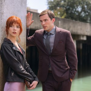 The Menu: Nicholas Hoult, Anya Taylor-Joy in una scena del film