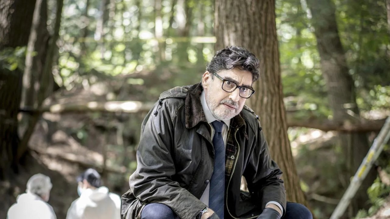 Three Pines: Alfred Molina indaga su un caso di omicidio nel teaser trailer