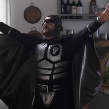 Sono Lillo: Posaman in una scena della serie Prime Video