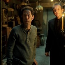 Una scena della serie Cabinet of Curiosities