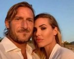 Francesco Totti restituisce le borse a Ilary Blasi ma si tiene le scarpe. Lei non gli rende i Rolex