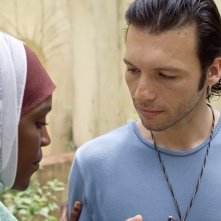 Questa notte parlami dell'Africa: Marlon Joubert, Grace Neema Enock in una scena del film