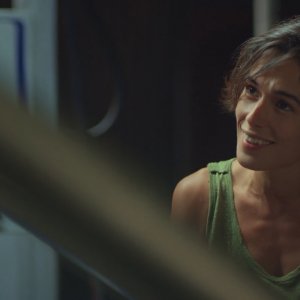 Questa notte parlami dell'Africa: Diane Fleri durante una scena del film