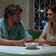 Questa notte parlami dell'Africa: Corrado Fortuna, Roberta Mastromichele in una scena del film