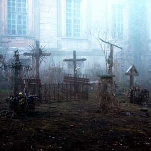 Hellhole: un frame del film