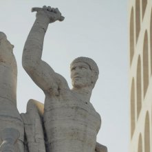 Mussolini ha fatto anche cose buone? Propaganda di ieri e fake news di oggi: una sequenza del film