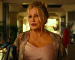 Jennifer Coolidge, l'attrice di The Watcher riceve online foto sconce dagli uomini