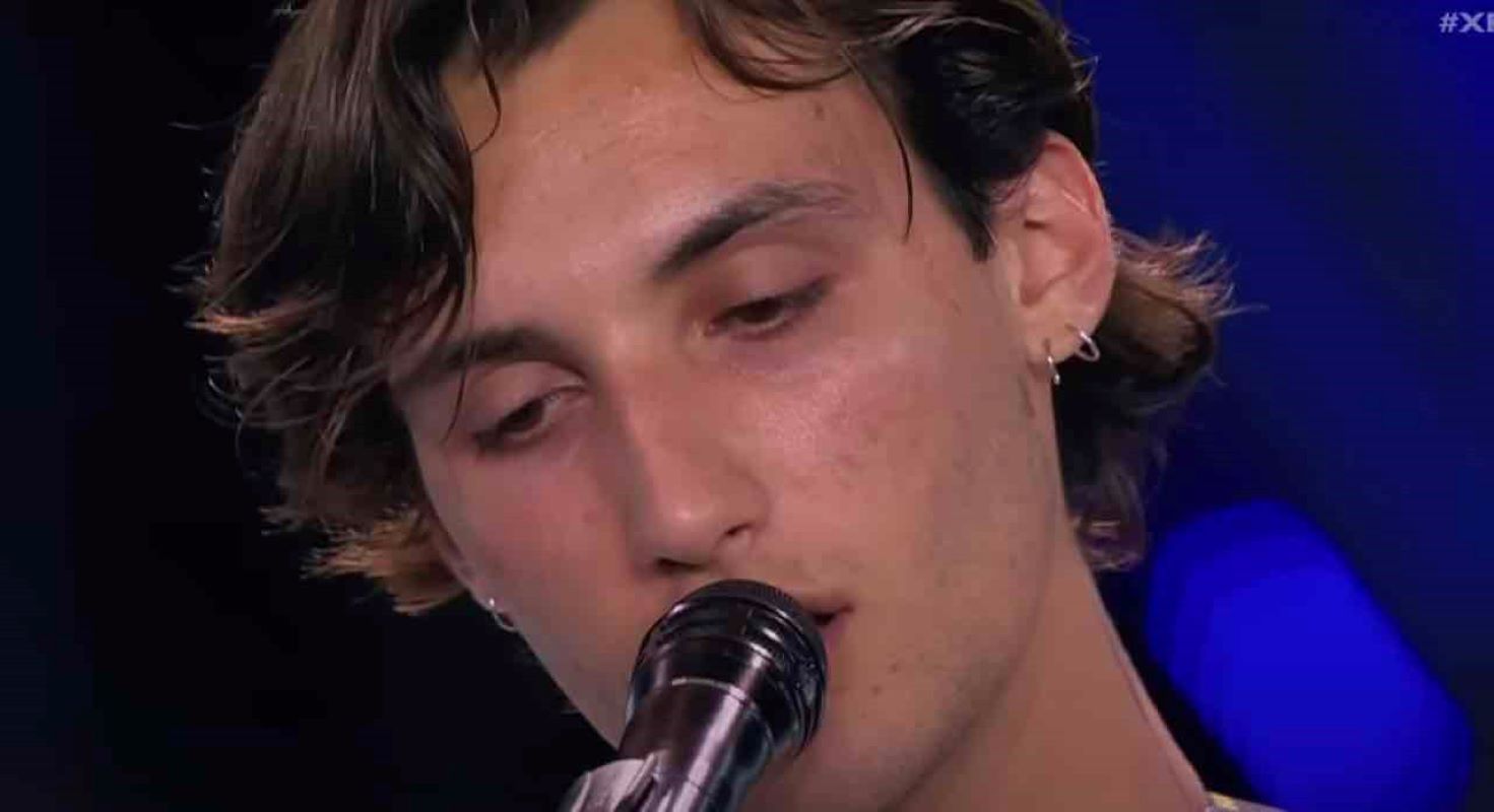 X Factor 2022, tilt fra due artisti di Ambra: passa Lucrezia, lascia il palco Matteo Siffredi