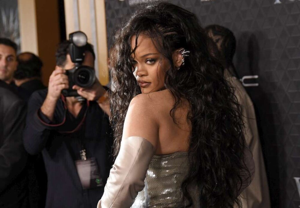 Black Panther: Wakanda Forever, Rihanna presenta 'Lift Me Up', in ricordo di Chadwick Boseman