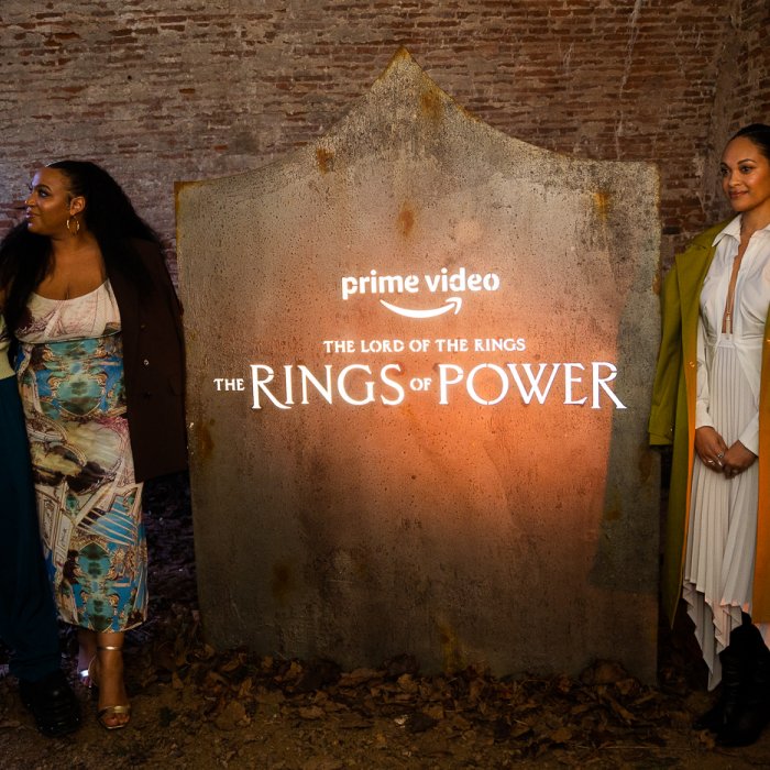 Gli anelli del potere: Ismael Cruz Cordova, Sophia Nomvete e Cynthia Addai-Robinson posano a Lucca 2022