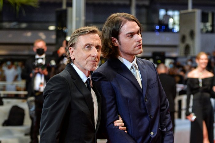 Cormac Roth: è morto a soli 25 anni il musicista e figlio di Tim Roth