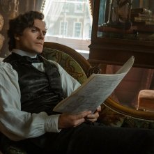 Enola Holmes 2: Henry Cavill in una scena