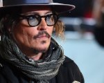 Johnny Depp, sbarbato e in costume, in una nuova foto di Jeanne du Barry