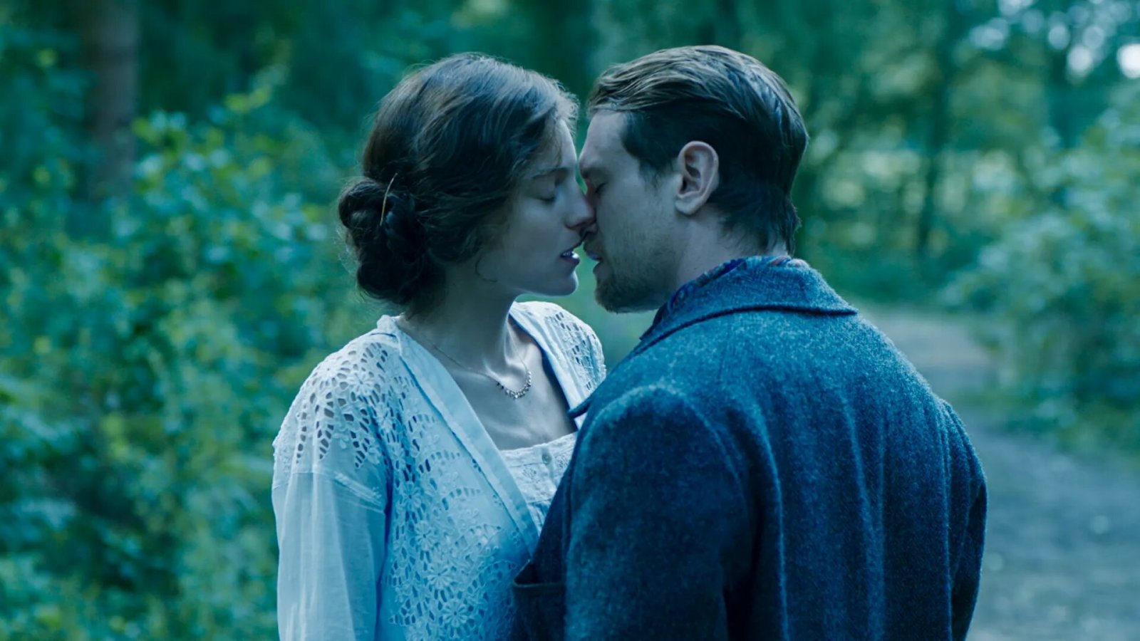 Lady Chatterley's Lover: guardate il trailer ufficiale del film Netflix con protagonista Emma Corrin