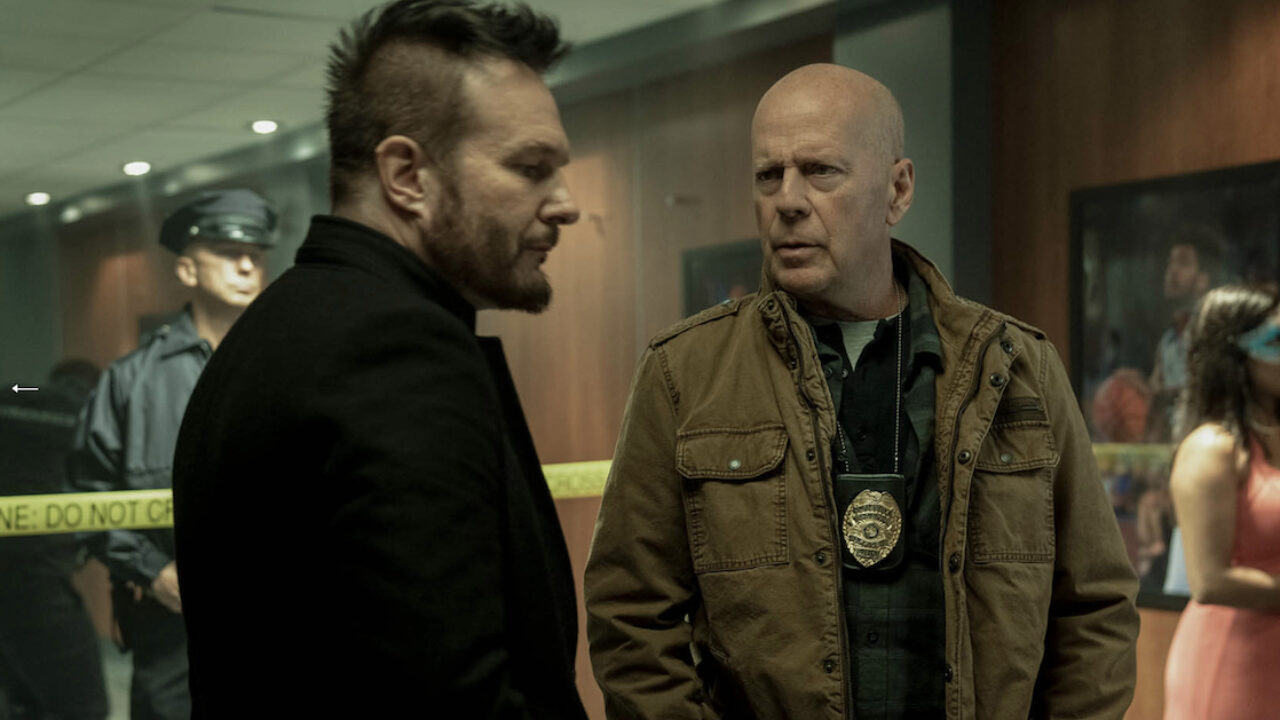 Detective Knight: Redemption, pubblicato il trailer:  violenza natalizia e Bruce Willis, cosa volere di più?