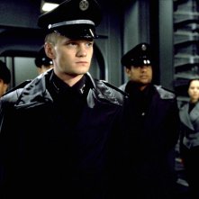 Starship Troopers - Fanteria dello spazio: Neil Patrick Harris in una scena del film