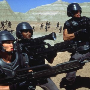 Starship Troopers - Fanteria dello spazio: una scena d'azione
