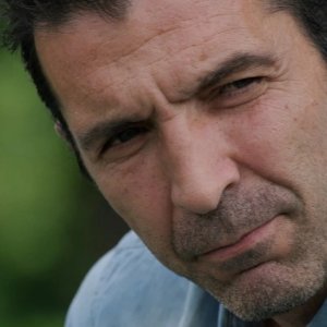 Gigi Riva - Nel nostro cielo un rombo di tuono: una scena del documentario