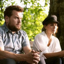 Mammals: Melia Kreiling e James Corden in una scena