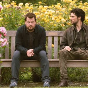 Mammals; James Corden e Colin Morgan nel giardino delle rose