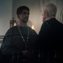 Medieval: Matthew Goode in una scena