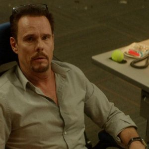 Bomb Squad: Kevin Dillon in una scena del film