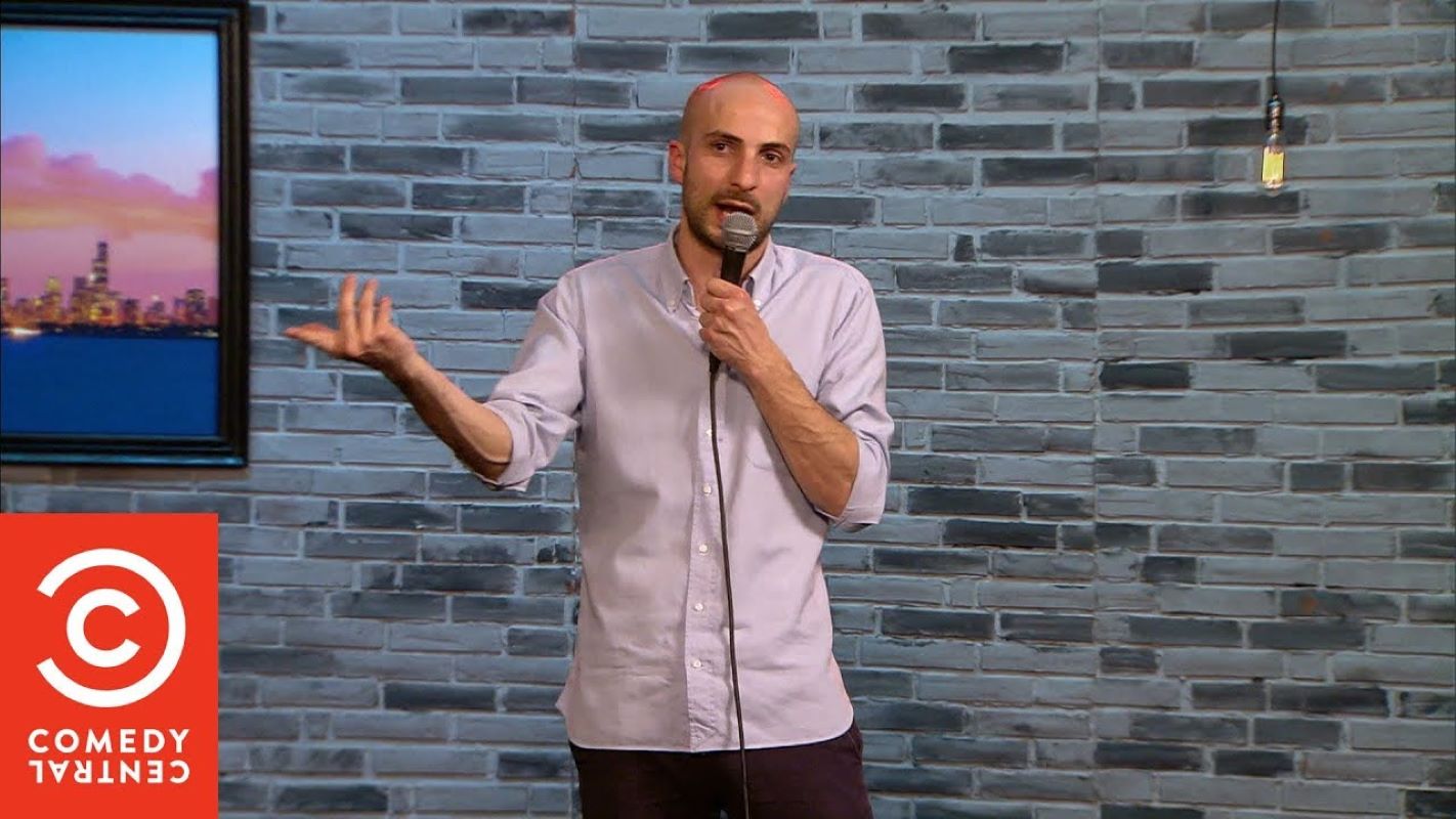 Stand Up Comedy, anticipazioni del 10 novembre: tra i protagonisti ci sono Daniele Tinti e Davide Mafrica