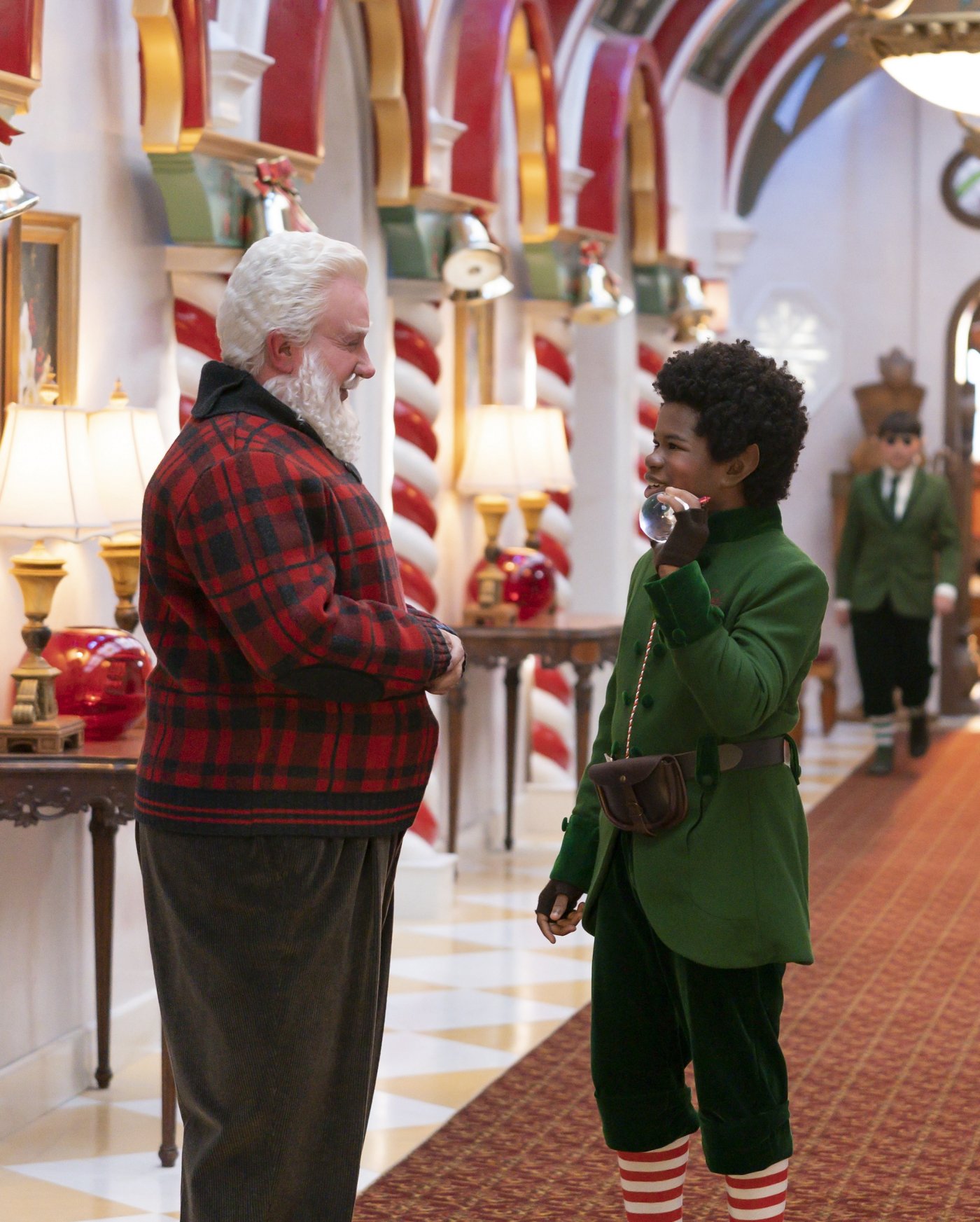 Nuovo Santa Clause Cercasi, la recensione il ritorno di Tim Allen per una serie sull'importanza Nuovo Santa Clause Cercasi, la recensione il ritorno di Tim Allen per una serie sull'importanza