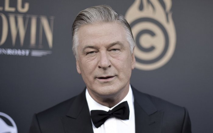 Alec Baldwin fa causa alla troupe di Rust per negligenza: vuole riabilitare il suo nome