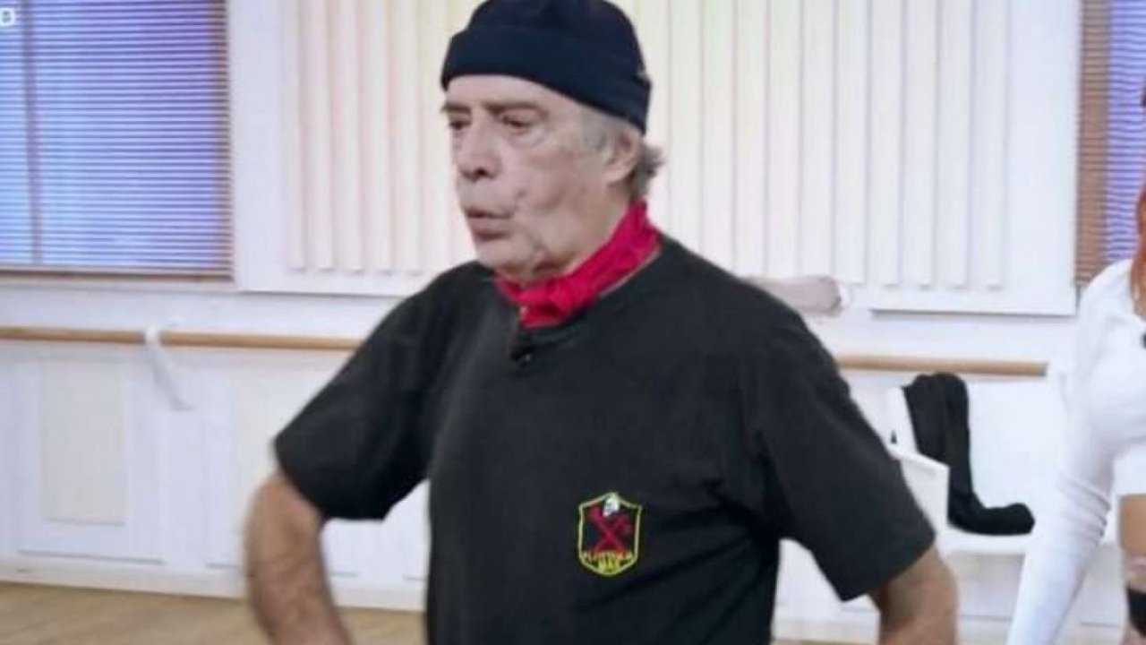 Ballando con le stelle: Enrico Montesano cacciato dopo aver indossato la maglietta della X Mas