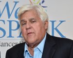 Jay Leno è rimasto ustionato in un incendio, ma le sue condizioni non sono gravi