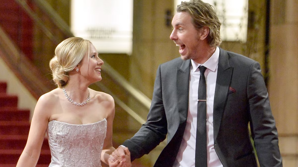 Dax Shepard ha scoperto che sua moglie Kristen Bell ha quasi avuto una relazione con John Stamos