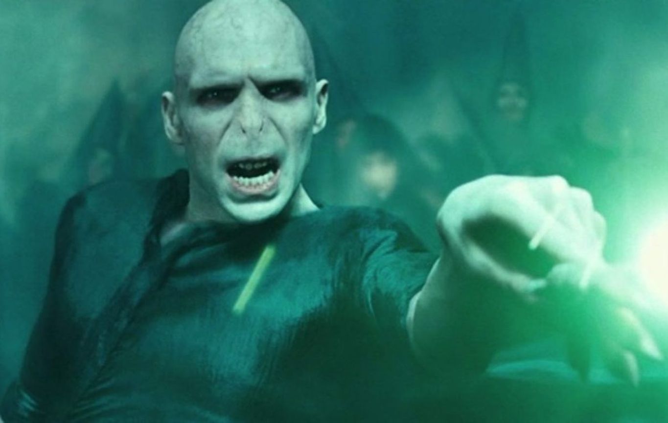 Harry Potter: Ralph Fiennes potrebbe tornare nei panni di Voldemort? La sua risposta