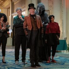 Spirited - Magia di Natale: Loren Woods, Will Ferrell, Patrick Page, Sunita Mani in una scena