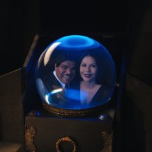 Mercoledì: Gomez e Morticia in una scena della serie Netflix