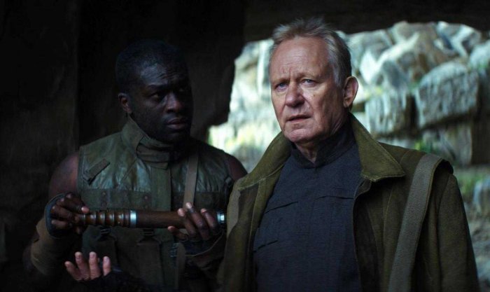 Stellan Skarsgård si è ridotto il cachet per far mangiare meglio la crew: 'La Norvegia è ricca, ma non spende'