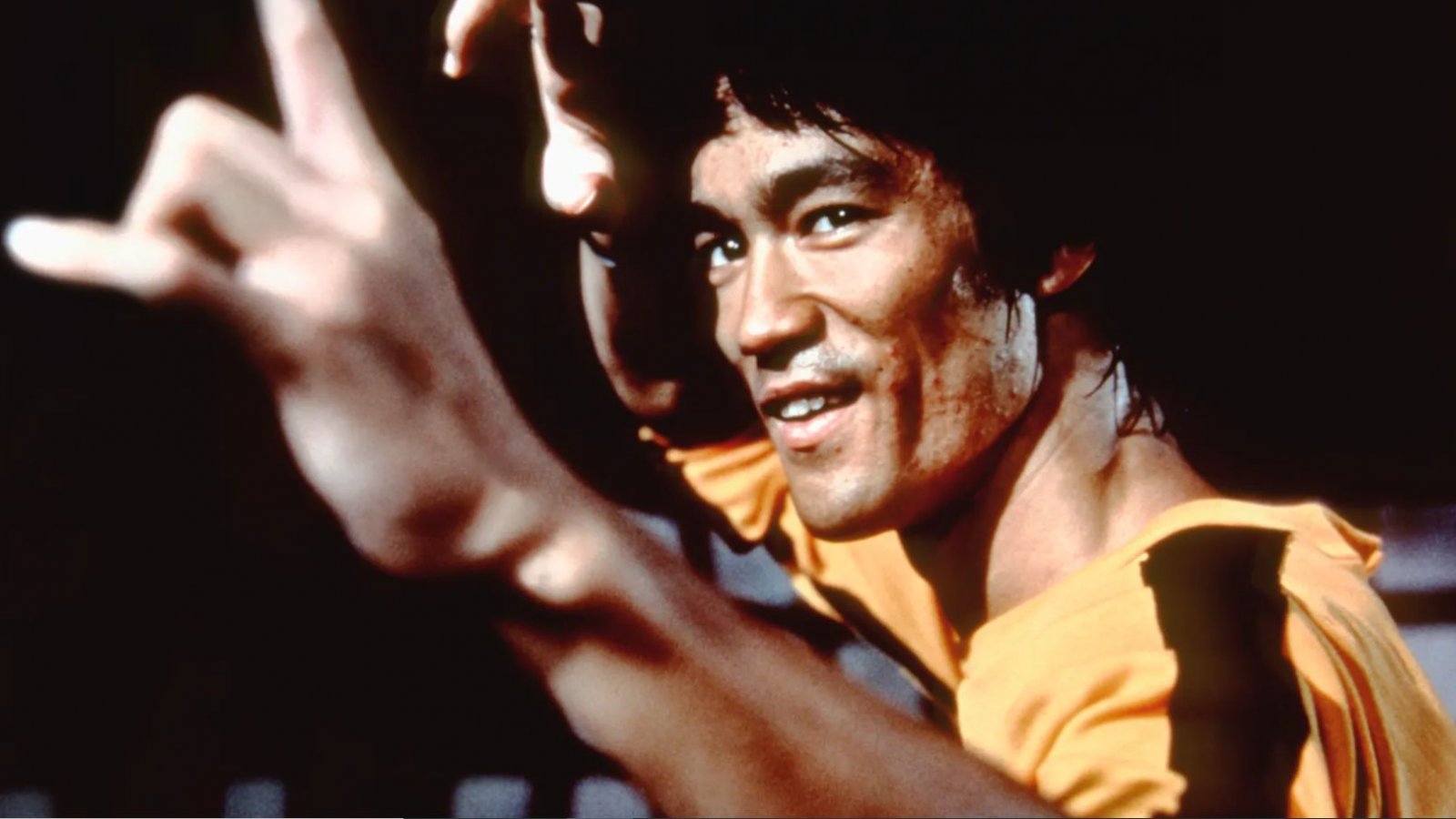 Bruce Lee, un nuovo studio fa luce sulle cause della sua morte: avrebbe bevuto troppa acqua