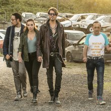 Falla girare: il cast in una scena del film