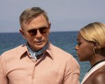 Glass Onion: l'identità del compagno di Daniel Craig svelata in un cameo, la reazione dei fan