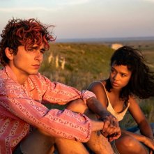 Bones and All: Timothée Chalamet, Taylor Russell in una sequenza