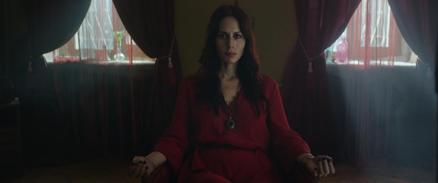 Dark Spell Il maleficio, la recensione un horror sull'amore tossico Movieplayer.it Dark Spell Il maleficio, la recensione un horror sull'amore tossico Movieplayer.it