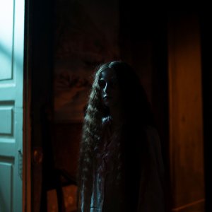 Tre uomini e un fantasma: Artemisia Levita in una scena del film