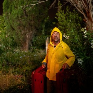 Tre uomini e un fantasma: Raffaele Ferranti in una scena