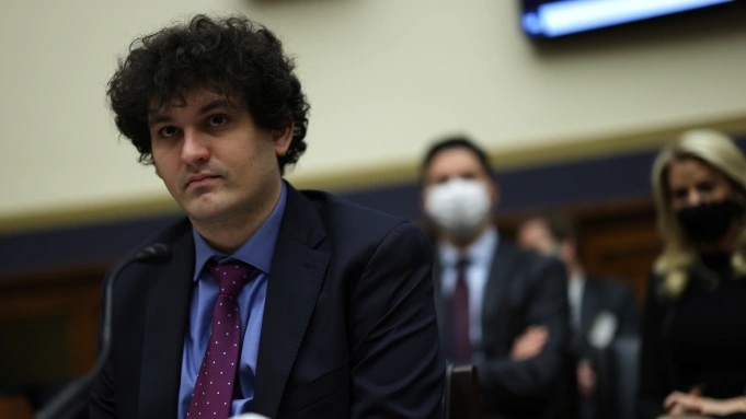 I fratelli Russo e David Weil autori di una miniserie sullo scandalo FTX per Prime Video