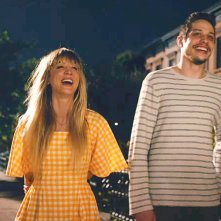 Meet Cute - Il giorno perfetto: Kaley Cuoco e Pete Davidson in un momento del film