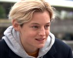 Emma Corrin vorrebbe le categorie di genere neutre per le premiazioni degli attori