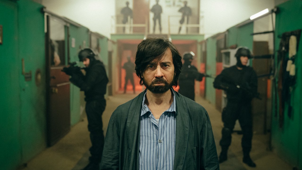 The Bad Guy: Prime Video annuncia la stagione due con Luigi Lo Cascio, Claudia Pandolfi e Stefano Accorsi