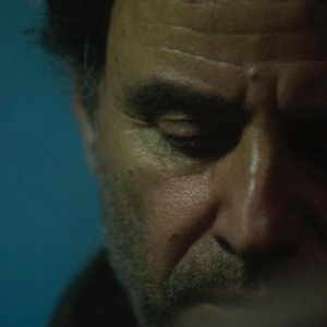 Tra le onde: un primo piano di Vincenzo Amato